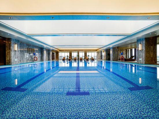 Grand New Century Hotel Haining Zhejiang Екстериор снимка